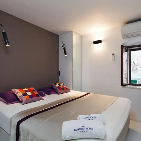 Boutique Old Town House Karkovich بيت للعطل *