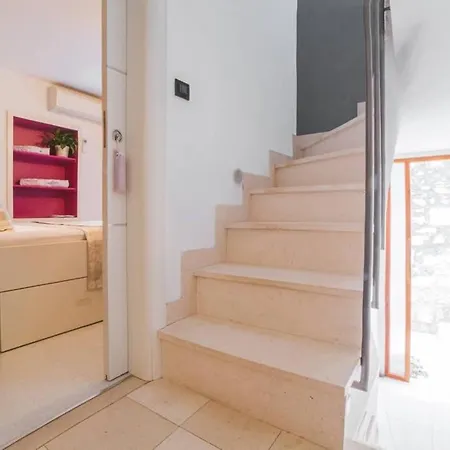 Boutique Old Town House Karkovich بيت للعطل هفار