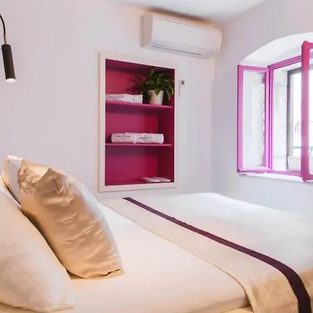 Boutique Old Town House Karkovich * חוואר