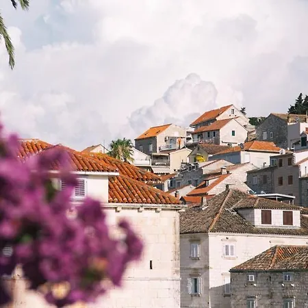 Boutique Old Town House Karkovich هفار